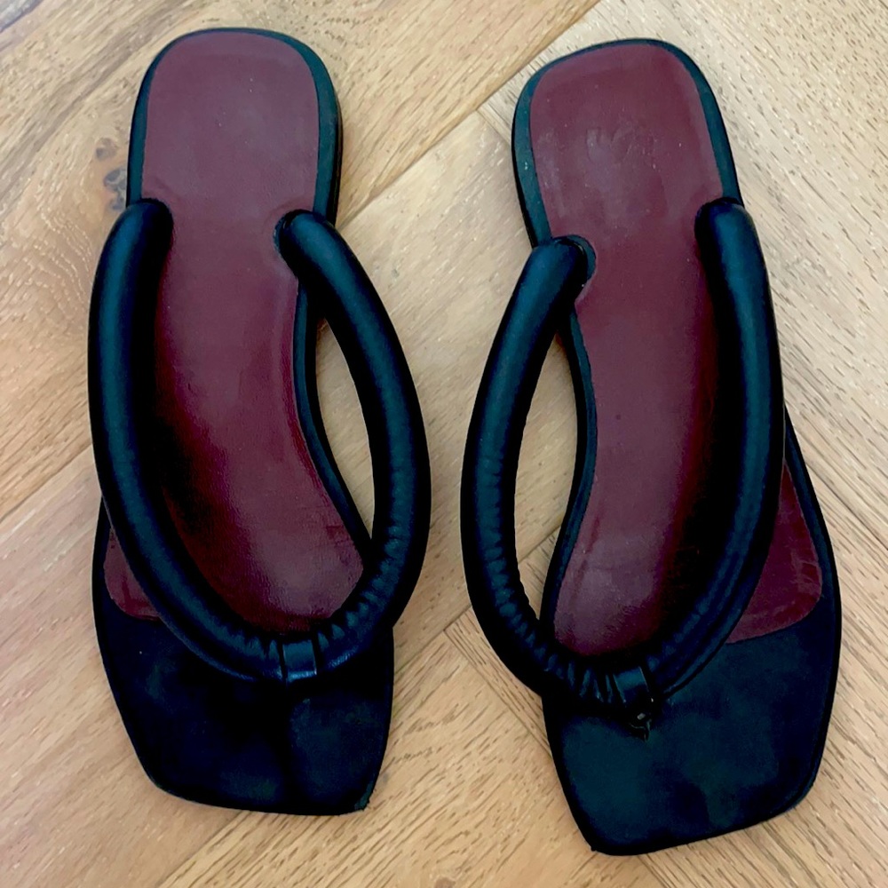 STAUD flip flops